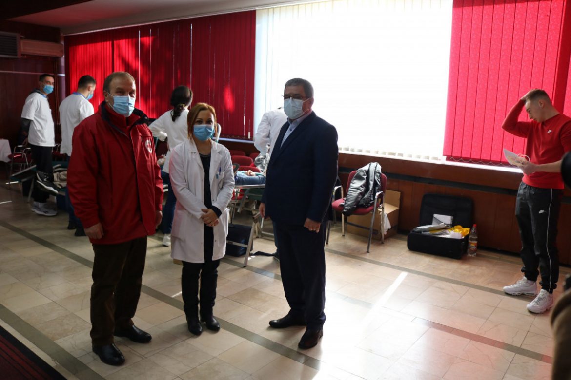 50C53160-70C5-4AE0-B2C4-0289993B2009