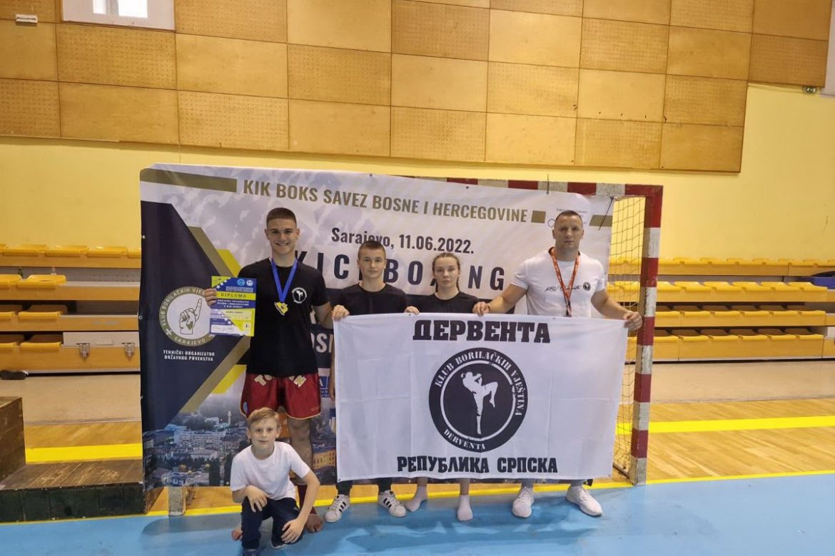 81276515-2859-4596-8BDE-EC8D49C91109